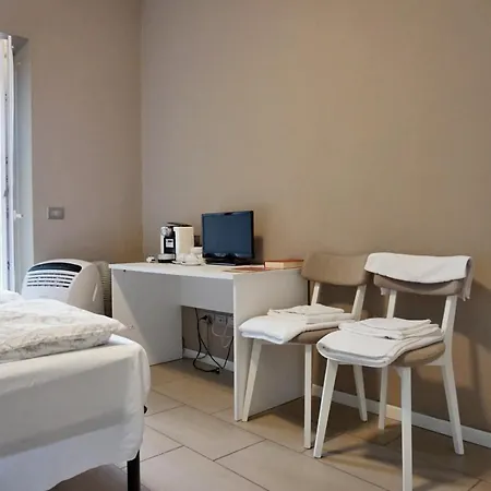 I Dodici Mesi Rooms&apartments Гостевой дом 3*